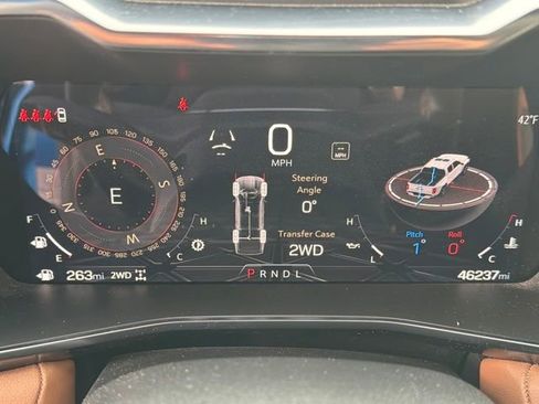 Used 2024 GMC Canyon AT4 w/ AT4 Premium Package image 18