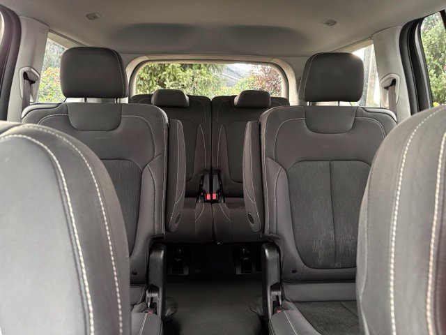 Used 2023 Jeep Grand Cherokee L Laredo AWD/4WD image 19