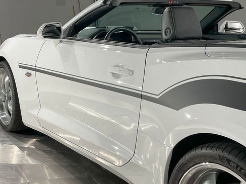 Used 2018 Chevrolet Camaro SS image 30