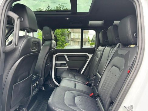 Used 2022 Land Rover Defender 110 X-Dynamic SE image 14