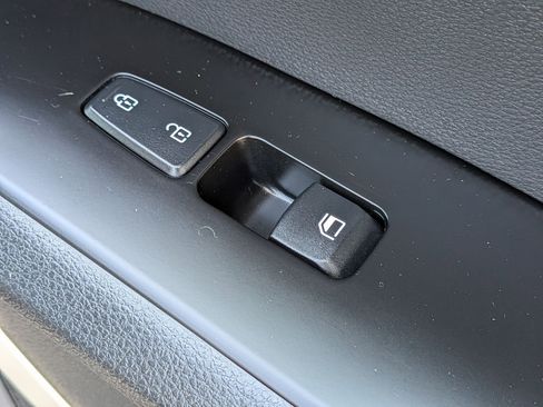 Used 2024 Kia Soul LX w/ Option Group 015 FWD image 33