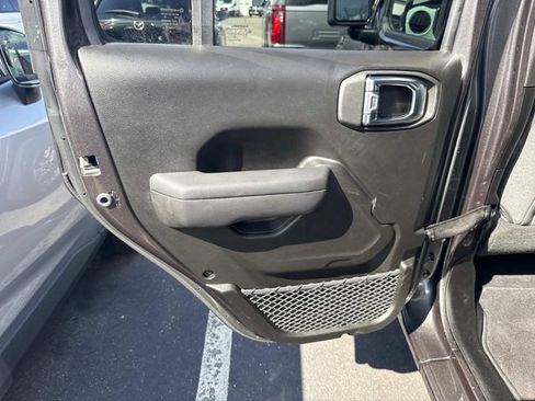 Used 2025 Jeep Wrangler Unlimited Sport AWD/4WD image 20