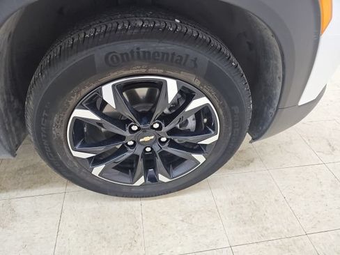 Used 2023 Chevrolet TrailBlazer LT w/ Convenience Package FWD image 7