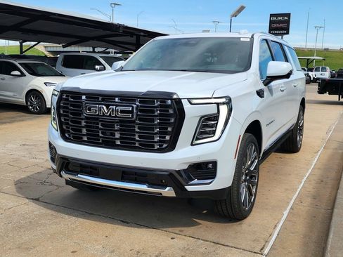 New 2026 GMC Yukon XL Denali Ultimate AWD/4WD image 7