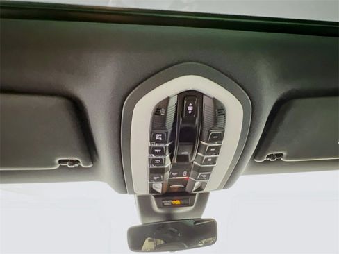 New 2026 Porsche Macan Base image 14