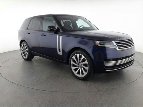 Certified 2025 Land Rover Range Rover SV image 18