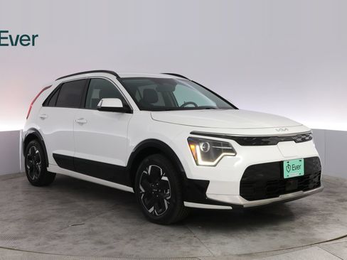 Used 2024 Kia Niro Wind FWD image 13