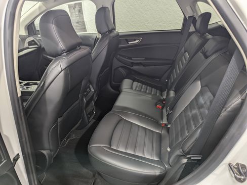 Used 2024 Ford Edge SEL w/ Convenience Package image 11