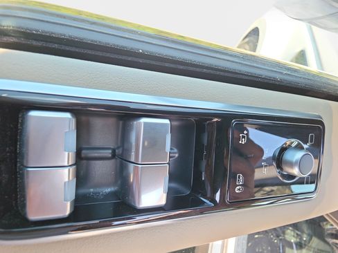 Certified 2022 Land Rover Range Rover Sport HSE Silver Edition image 28