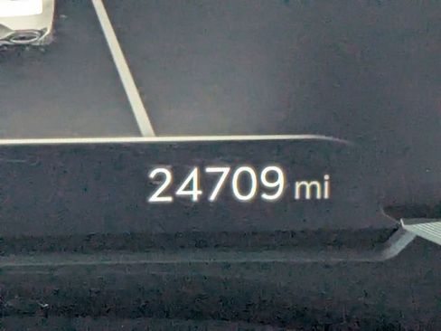 Used 2023 Genesis G70 2.0T image 34