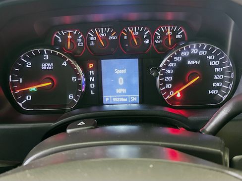 Used 2018 Chevrolet Silverado 1500 Custom w/ Custom Value Package image 18