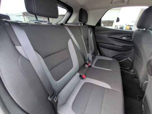 Used 2025 Chevrolet TrailBlazer LT AWD/4WD image 29