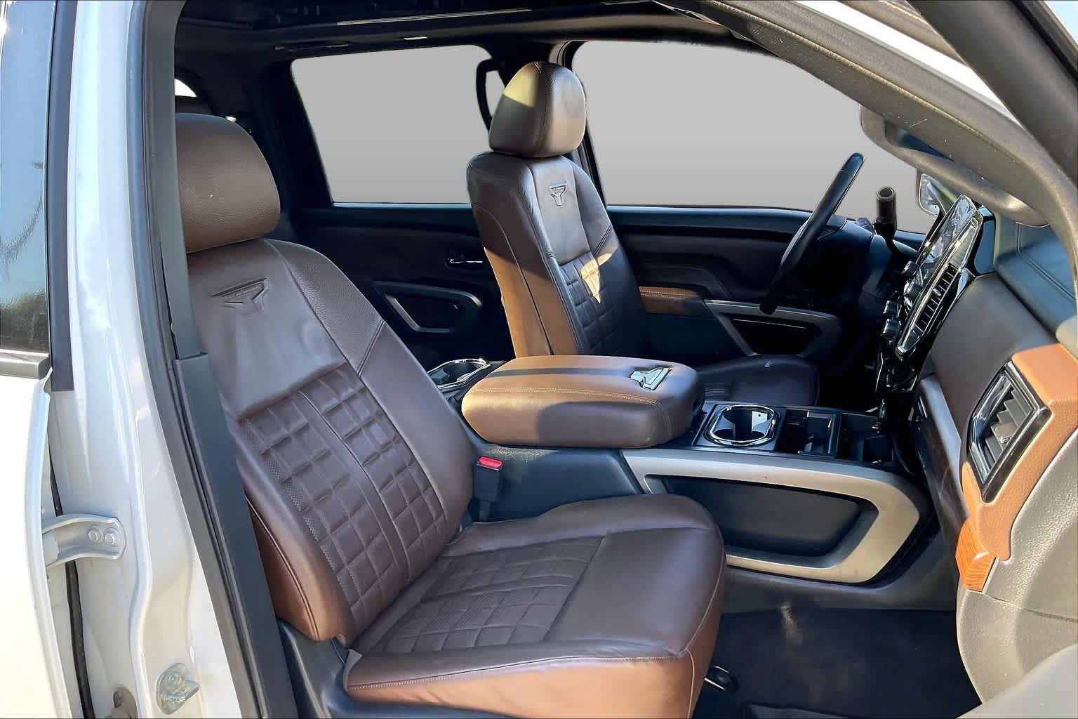 Used 2023 Nissan Titan Platinum Reserve w/ Moonroof Package AWD/4WD image 9