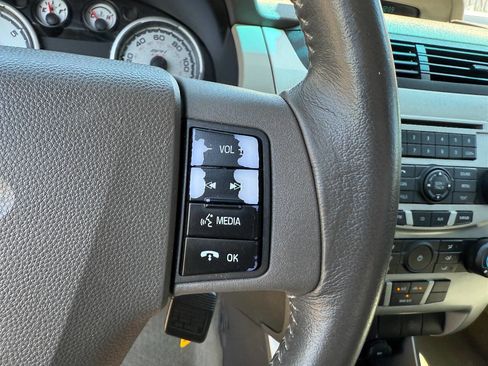 Used 2008 Ford Focus SE image 22