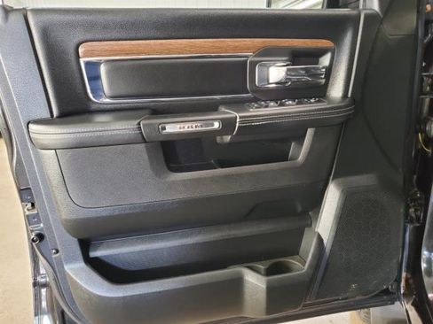 Used 2017 RAM 1500 Laramie AWD/4WD image 12