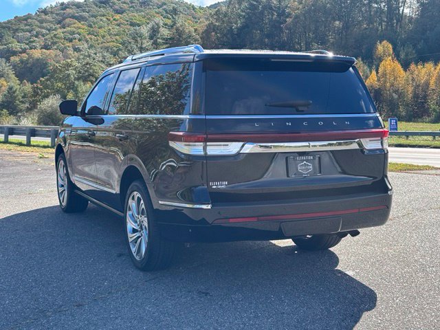 Used 2024 Lincoln Navigator Reserve AWD/4WD image 5