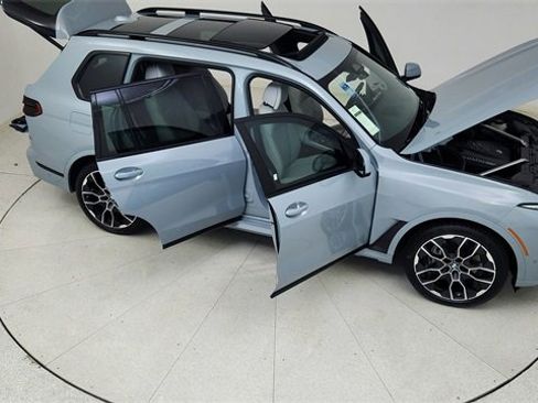 Used 2025 BMW X7 xDrive40i w/ M Sport Package image 87