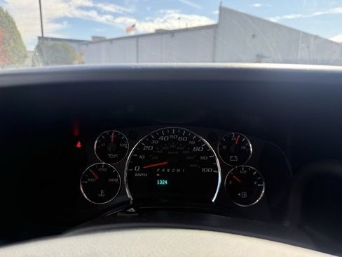 Used 2024 Chevrolet Express 2500 w/ Driver Convenience Package image 15