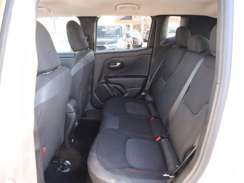 Used 2019 Jeep Renegade Trailhawk w/ Cold Weather Group II image 9