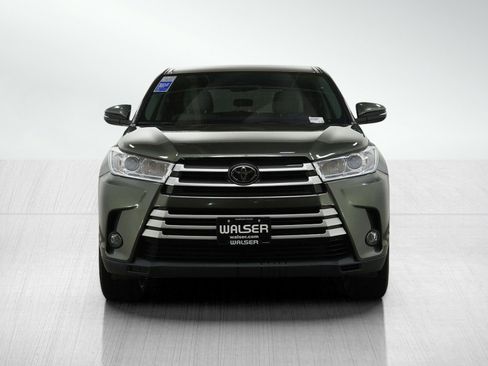 Used 2017 Toyota Highlander Plus image 8