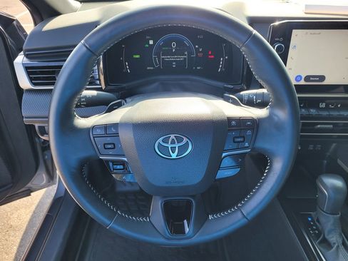 Used 2025 Toyota Camry SE FWD image 21