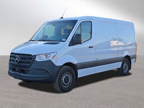 Used 2025 Mercedes-Benz Sprinter 2500 image 7