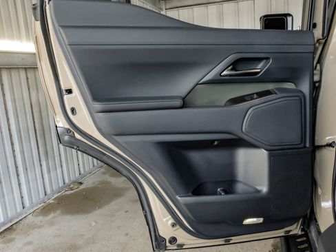 Used 2025 Lexus GX 550 image 46