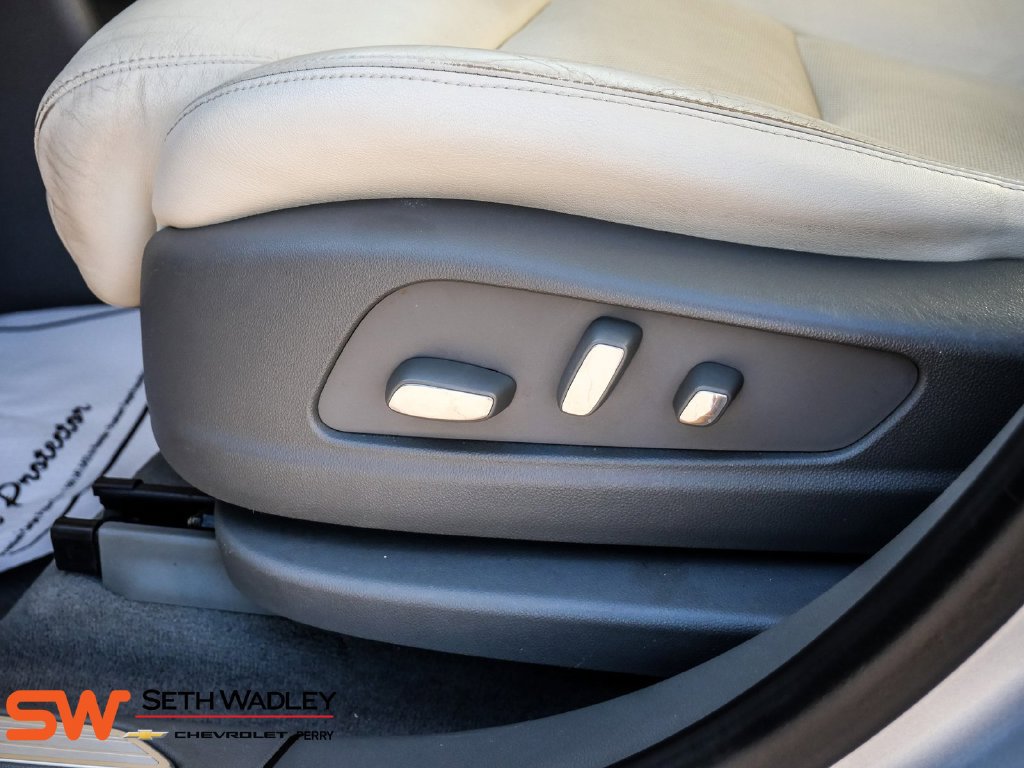 Used 2017 Cadillac XT5 Luxury w/ Driver Awareness Package FWD image 33
