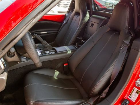 Used 2023 MAZDA MX-5 Miata Grand Touring RWD image 12