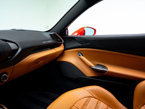 Used 2018 Ferrari 488 GTB image 48