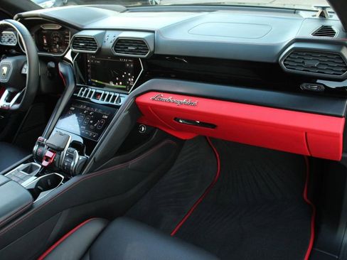 Used 2023 Lamborghini Urus S image 11