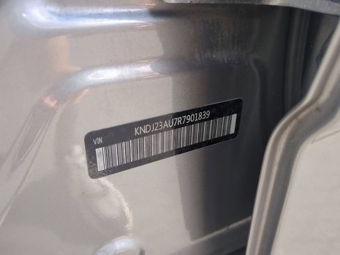 Used 2024 Kia Soul LX FWD image 37