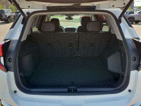 Used 2022 GMC Terrain SLT w/ Tech Package AWD/4WD image 7