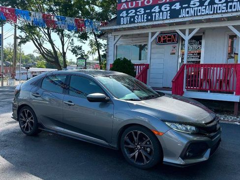 Used 2018 Honda Civic Sport image 2