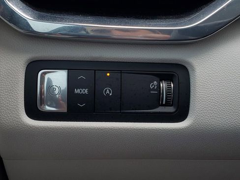 Certified 2025 GMC Acadia Denali FWD image 25