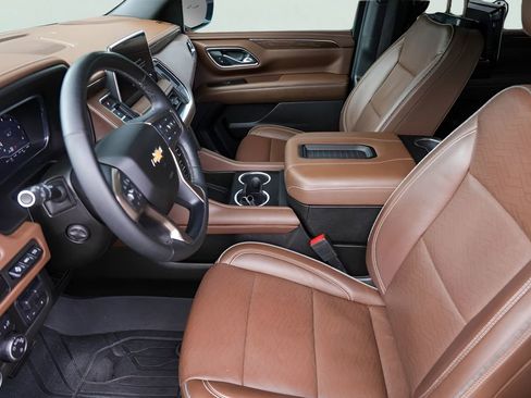 Used 2023 Chevrolet Tahoe High Country w/ Premium Package AWD/4WD image 12