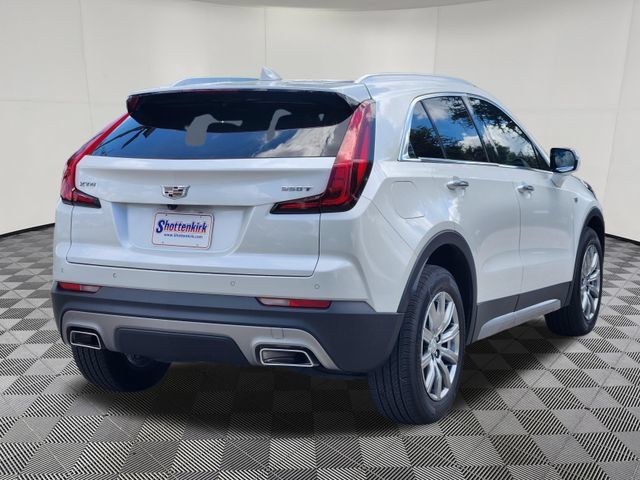 Used 2022 Cadillac XT4 Premium Luxury w/ Cold Weather Package FWD image 5