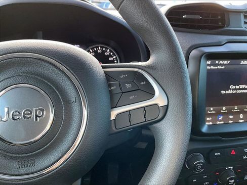 Used 2023 Jeep Renegade Latitude image 24
