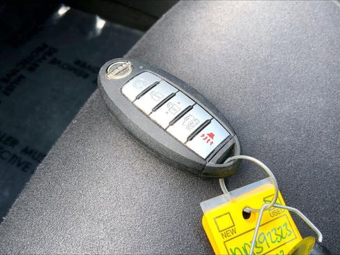 Used 2022 Nissan Altima 2.5 SV w/ SV Premium Package image 14