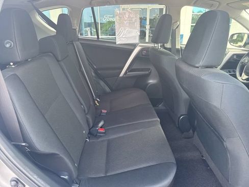 Used 2018 Toyota RAV4 LE FWD image 14