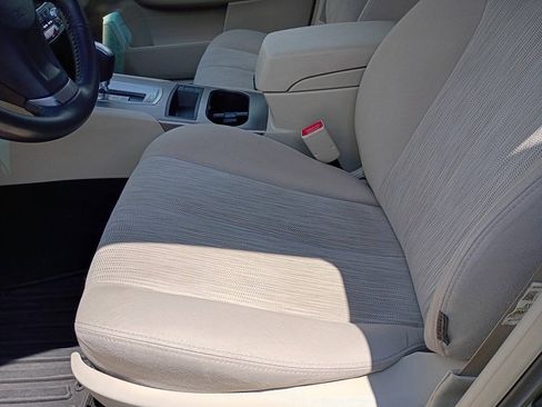 Used 2013 Subaru Outback 2.5i Premium AWD/4WD image 11