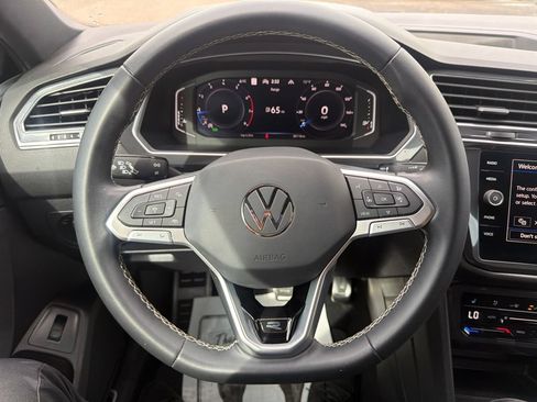 Certified 2023 Volkswagen Tiguan SEL R-Line AWD/4WD image 16