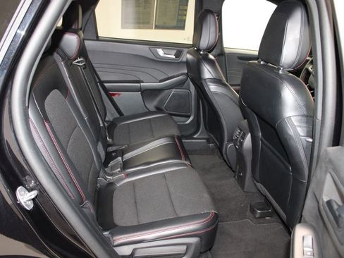 Used 2025 Ford Escape ST-Line AWD/4WD image 29