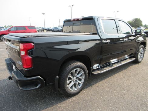 Certified 2022 Chevrolet Silverado 1500 High Country w/ Technology Package AWD/4WD image 5