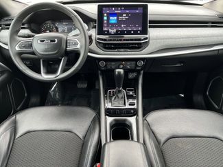 Used 2024 Jeep Compass Latitude video 2