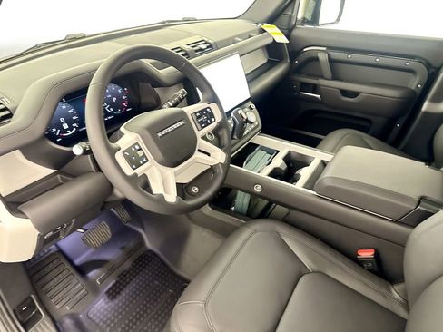 New 2026 Land Rover Defender 130 X-Dynamic SE image 8