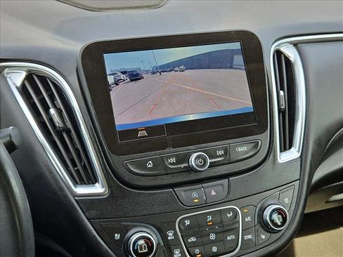 Used 2024 Chevrolet Malibu LT image 10