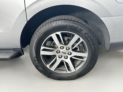 Used 2024 Ford Expedition Max Limited image 11