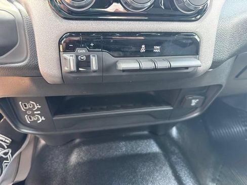 New 2026 RAM 2500 Tradesman w/ Chrome Appearance Group AWD/4WD image 35
