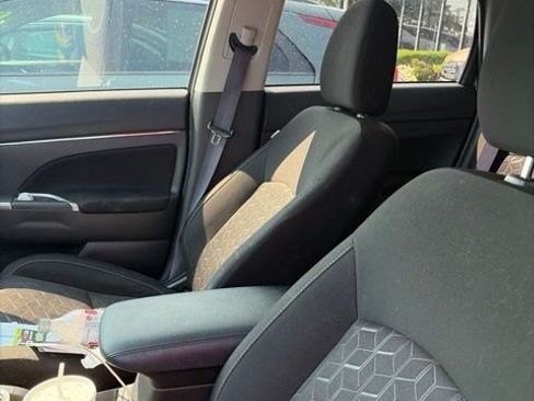 Used 2021 Mitsubishi Outlander Sport SE FWD image 17